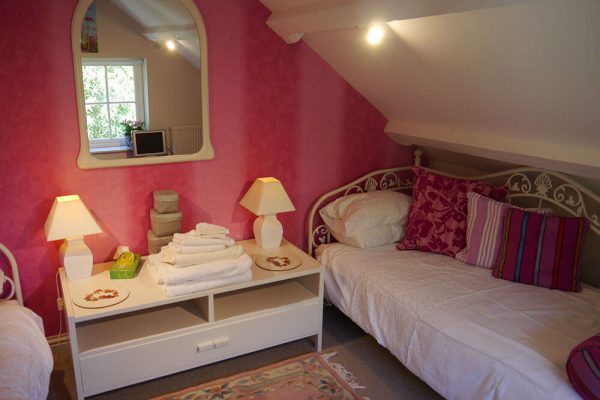 Garden-Rooms_Orchard-Suite_Twin-Bedroom1
